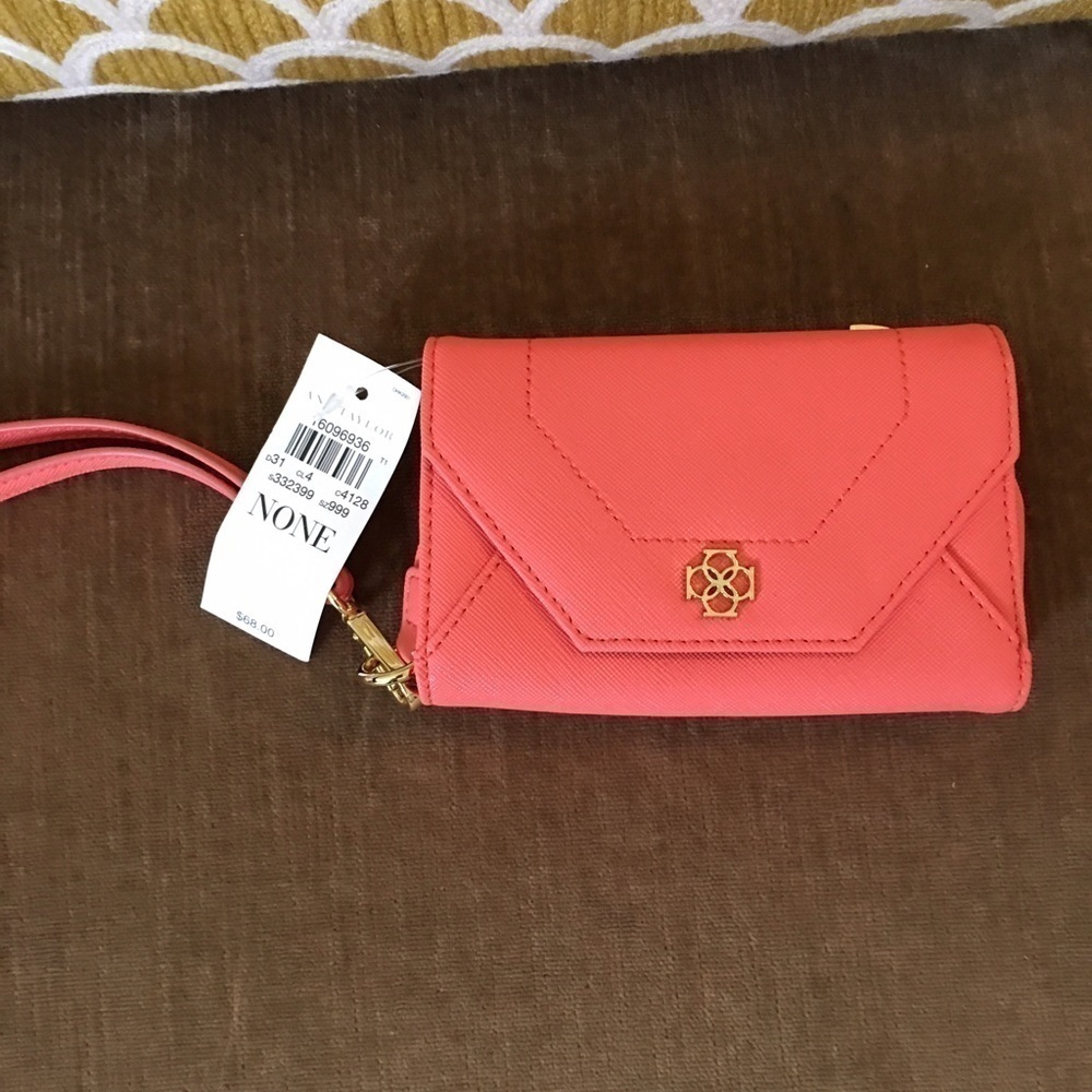 New - Ann Taylor wristlet - Picture 2 of 3